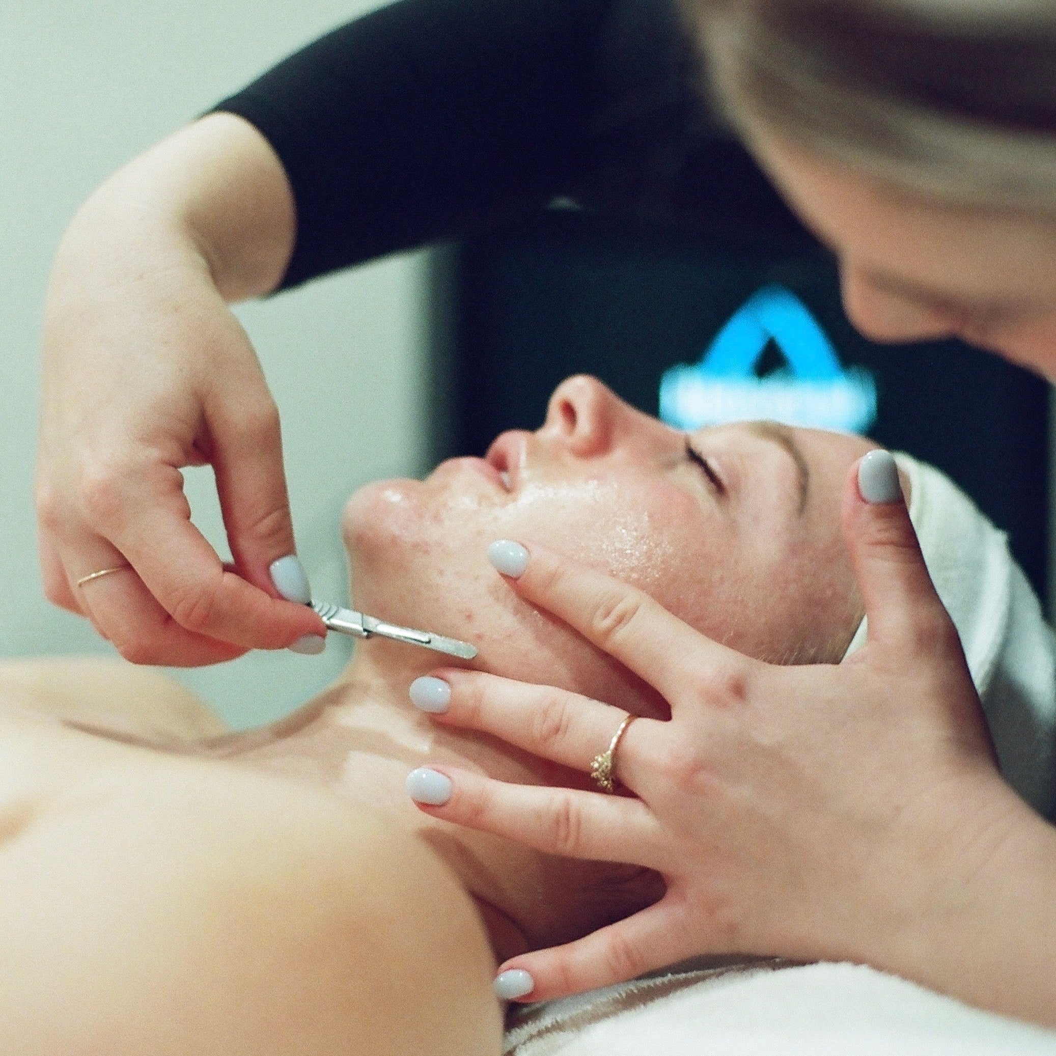 Dermaplaning: Pros and Cons You Should Know