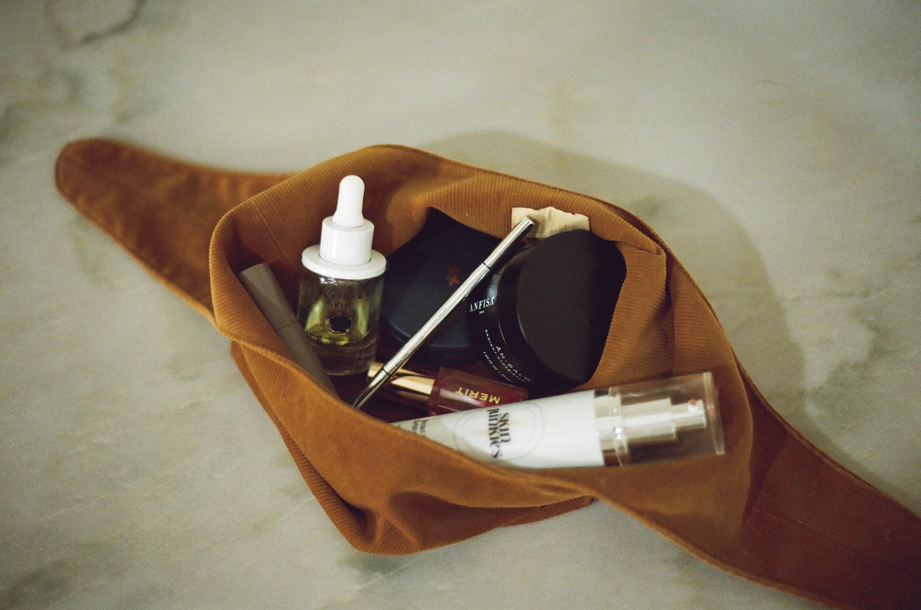 Facials for Oily Skin in Newport Beach: Clear, Balanced, and Radiant at Skin Junkies Studio